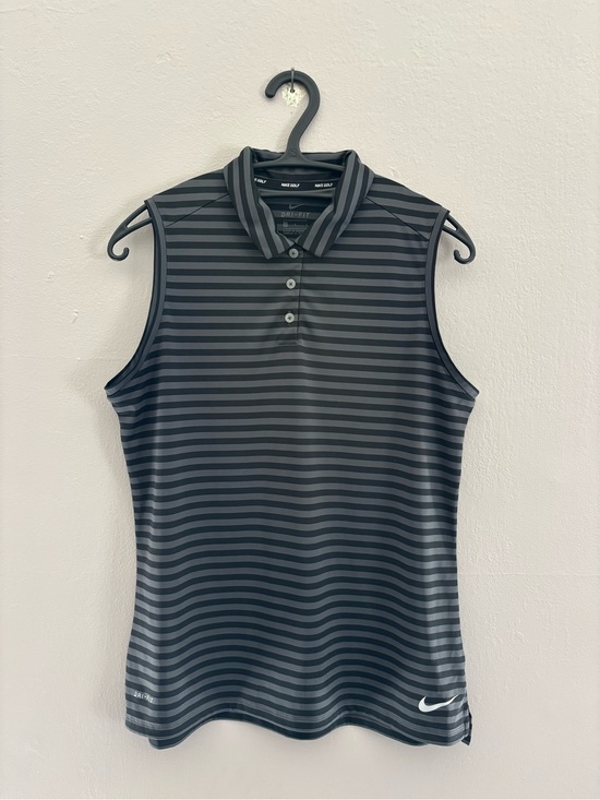 Nike Tops - EUC Nike Golf Top Size Large